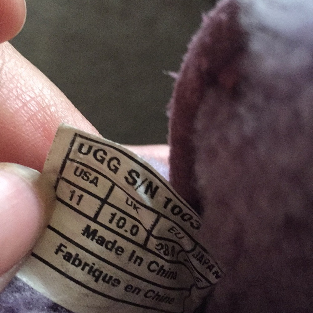 Ugg - Picture 3 of 8